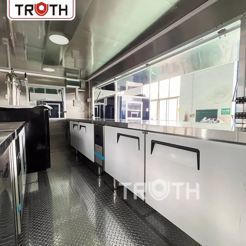 Hot Dog Fast Food Truck With Full Kitchen